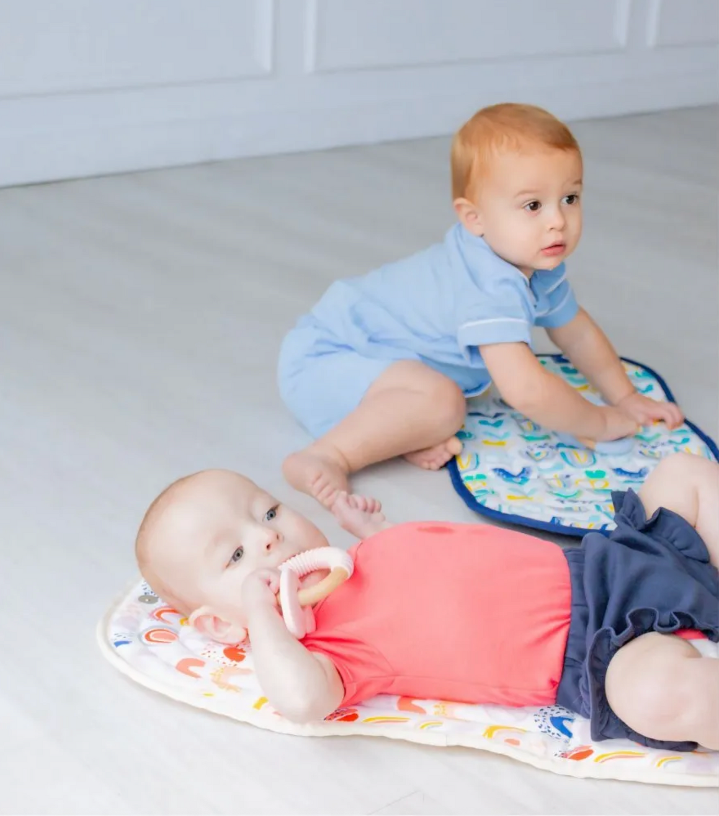 Rainbows Blue Pluie Pret Changing Mat